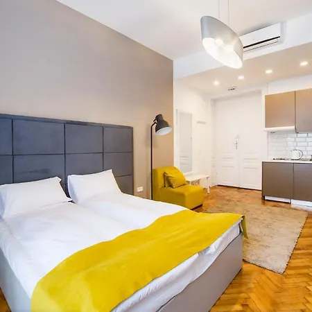 Eat It Cozy Downtown Apartments Oradea Exterior photo