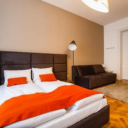 Eat It Cozy Downtown Apartments Oradea Exterior photo
